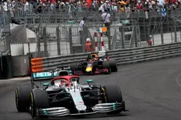 Tom Coronel: ''Hamilton raakte in totale paniek door Verstappen''