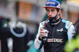 Alonso blikt terug op eerste seizoenshelft: 'Aanpassen aan F1 duurde lang'