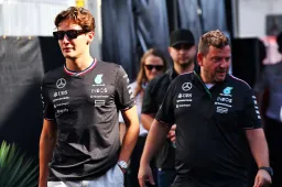 Continua il weekend drammatico della Mercedes: Russell parte dalla pit lane