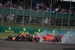 Zo reageerde het internet op de crash van Vettel en Verstappen