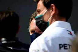 Horner en Wolff naast Rosberg: "Probeer je ons te naaien?"