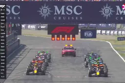 Verstappen en Perez pakken dominante dubbelzege voor Red Bull in GP Japan