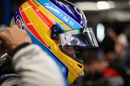 Rosberg enjoys 'young' Alonso: "Pure pleasure to watch him"