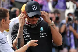 Hamilton accoglie Schumacher: "Restiamo compagni di squadra".