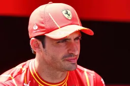 Sainz makes rivals wait even longer and delays decision on future