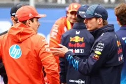 Verstappen ziet vloekende Leclerc ongestraft wegkomen in Lollipopman-video