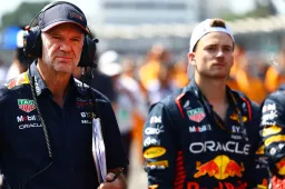 Wat is het salaris en vermogen van Adrian Newey?
