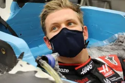 F1 Social Stint | Mooie beelden van Vettel die Schumacher helpt