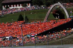 Oranje publiek reist af naar Zandvoort voor een unieke video