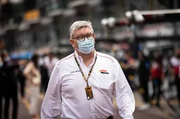 "Mercedes probeert te hard en ze zijn gestruikeld"