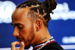Hamilton wants multi-year contract at Mercedes