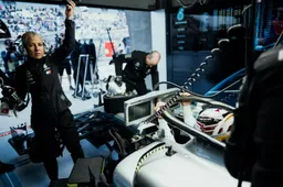 Een kijkje achter de schermen bij Mercedes: Winnen, inpakken en wegwezen!