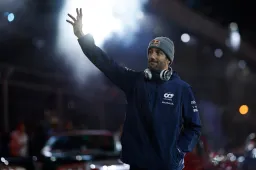 Ricciardo as Verstappen's teammate? 'He was no better than Tsunoda'
