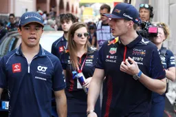 Verstappen neben Russell in der Pressekonferenz zum Österreich GP