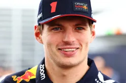 Verstappen revela ser amante de gatos: "Gostaria de ter 100 gatos"