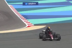 Alfa Romeo-bolide van Bottas valt stil in ochtendsessie