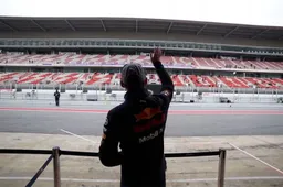 Verstappen maakt zijn eerste meters met de nieuwe RB14