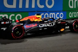 Verstappen worstelt in Las Vegas, Mercedes heer en meester in VT1