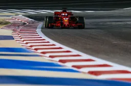 Vettel takes pole away from Raikkonen in Bahrain