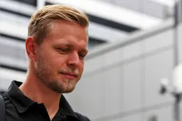 Stewards krijgen er van langs van Magnussen: "Stomme idioten!"