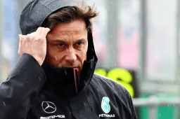 Wolff urges calm after P2 Hamilton: 'Only fools are optimistic'