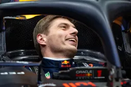 ¡Red Bull comparte imágenes del montaje del asiento RB21 de Verstappen!