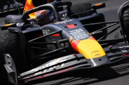 Horner se surpreende com a tática da McLaren: "Foi crucial para Verstappen"