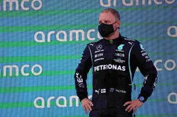 Bottas verliest de aansluiting in de eerste bocht: 'Ik had hem niet gezien'