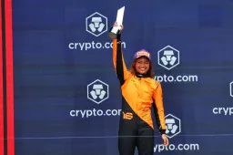 How Norris and Piastri are helping Bustamante achieve F1 dreams