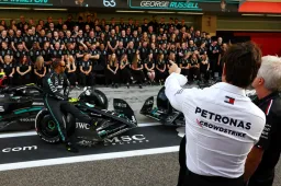 Azar na Mercedes continua mesmo após fim de temporada