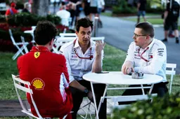 Mercedes chooses new structure after departure of Cowell engine top man