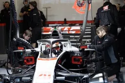 Kevin Magnussen brings out the red flag