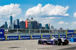 Frijns wint laatste Formule E race van het seizoen. Vergne opnieuw kampioen