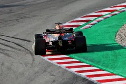 Tom Coronel: "Max Verstappen rijdt veel rondjes en heeft nog geen problemen gehad"