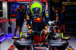 Isack Hadjar pasa apuros en la FP1 tras hacer un trompo al coche de Max Verstappen