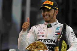 Wolff: "Goed dat Hamilton als topsporter in deze strijd voorop loopt"