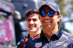 Perez si guarda negli specchietti: "Hamilton è stato molto veloce"