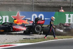 Verstappen over incident met Hamilton: 'Lewis bleef maar drukken'