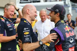 Newey casi intimida a Ricciardo: "Todas las preguntas son difíciles"