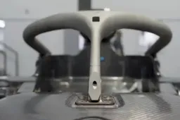Video! Mercedes showt alvast de halo van de W09!!