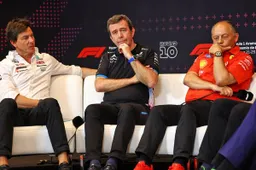 Alpine diventa team cliente? Wolff e Vasseur condividono i loro pensieri