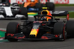 Villeneuve weet waarom Albon mag blijven: ‘Dankzij zijn paspoort’