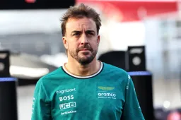 Alonso lashes out at Lawson: 'His career is at stake'