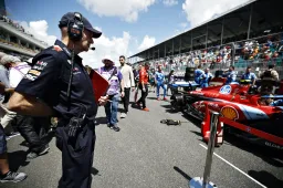 Newey holt sich Rat nach Clarksons Kommentar: "Das würde ich auch tun".