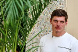 Verstappen termina P10 durante el concurso de Navidad en livestream TeamRedline