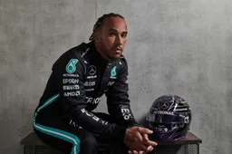 Hamilton not happy with Mercedes after all? 'Looks a bit grumpy'