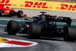 Samenvatting VT3: Verstappen blijft Mercedes volgen, sessie eindigt met rode vlag