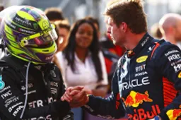 Hamilton: 'Volgens mij heeft Verstappen het hele jaar niet gezweet'