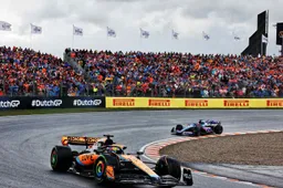 Koning Willem-Alexander stelt wie de echte koningen waren in Zandvoort