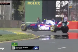 Alexander Albon zorgt voor eerste crash in het nieuwe Formule 1 seizoen